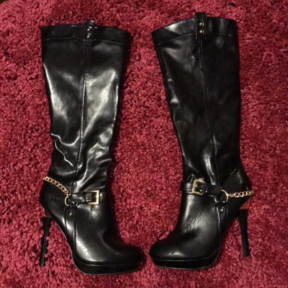 Women’s black knee-high boots size 8 black gold